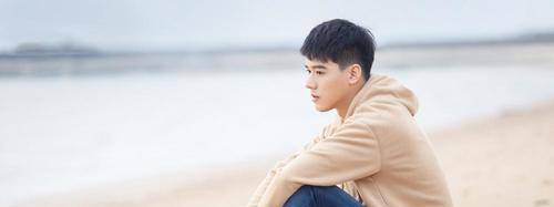 校园|《而你刚好发光》热度极低，龚俊并不着急，更强的新剧就要来了