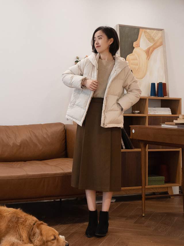 颜色 秋冬季怎么选羽绒服?挑对颜色很重要,今年这几款颜色百搭又高级