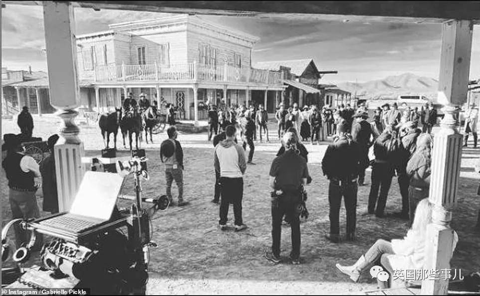 了真|电影道具枪里被装了真子弹！美国老牌演员片场意外走火，一死一伤！