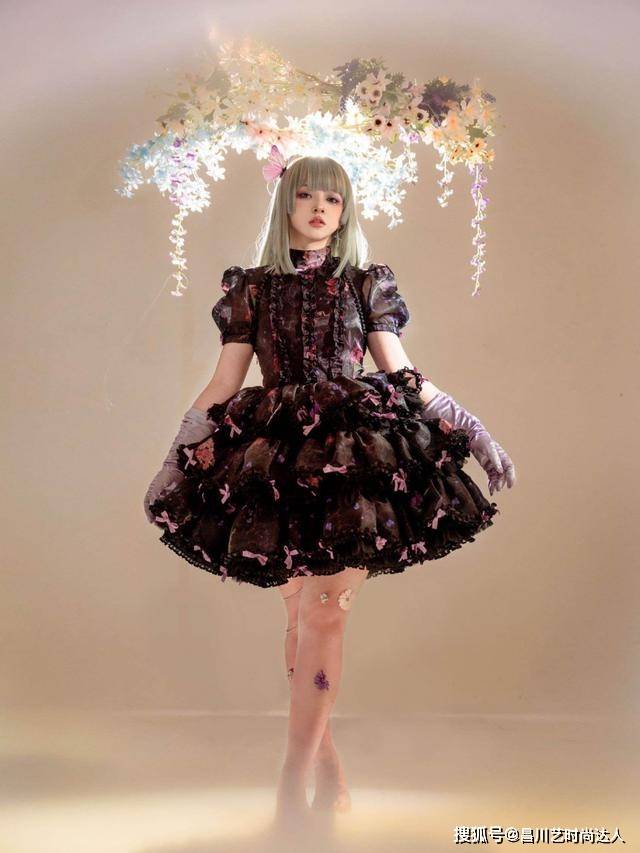 洛丽塔 有女人味还不庸俗！微胖女人这样穿“洛丽塔”，显瘦又显端庄