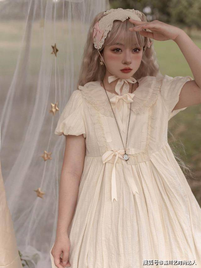 洛丽塔 有女人味还不庸俗！微胖女人这样穿“洛丽塔”，显瘦又显端庄