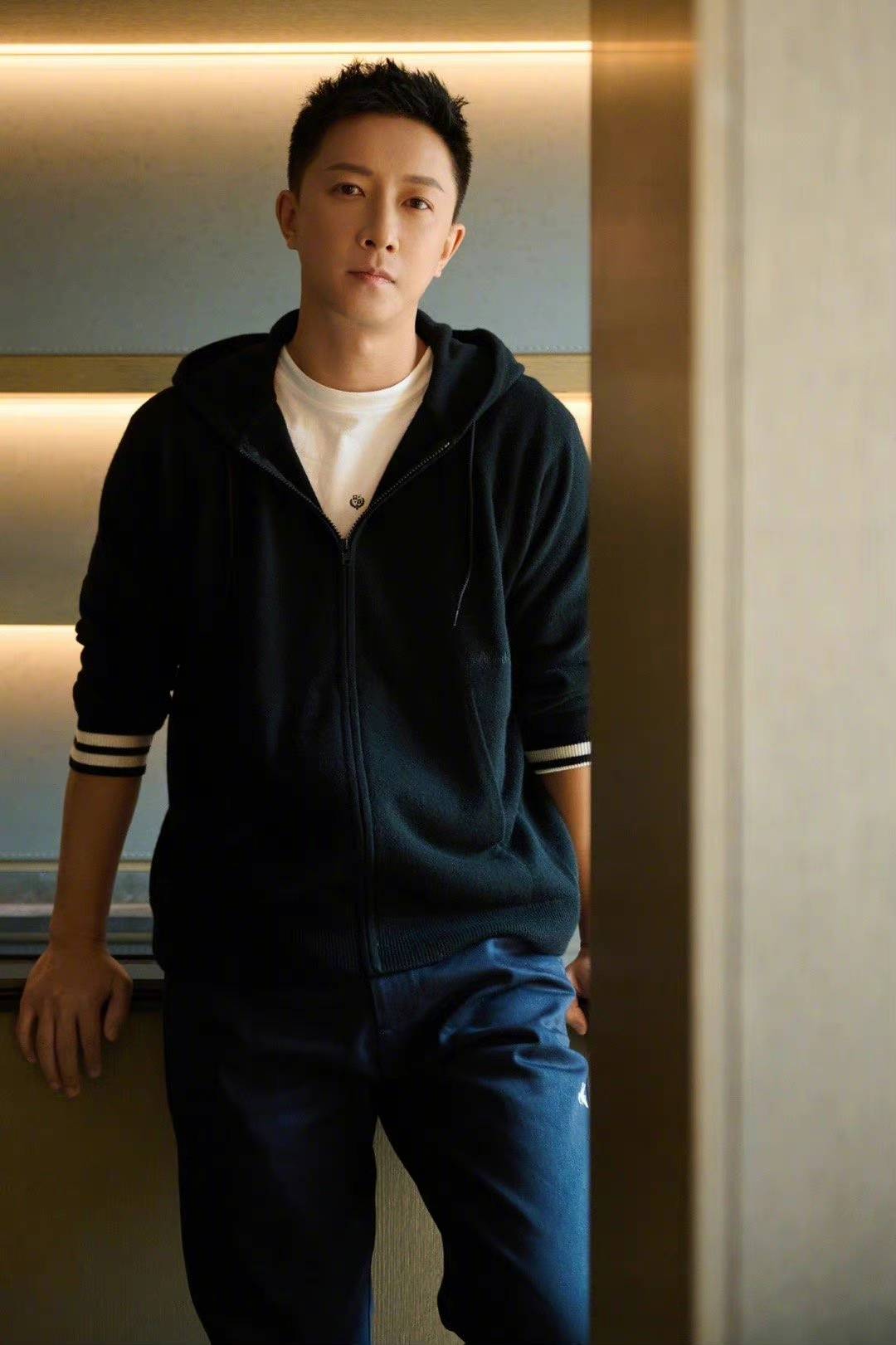 品牌 韩庚 亮相品牌活动，状态真是一级棒！帅气值拉满~