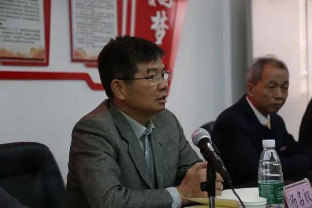 江西工程学院杨名权董事长一行参加数字贸易学院师生座谈会