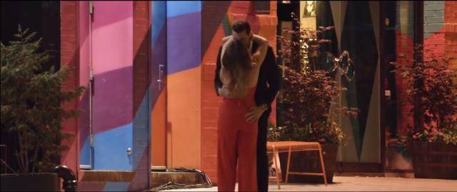 凯特|「相亲综艺」小伙艳福不浅,同时和5个极品妹子相亲