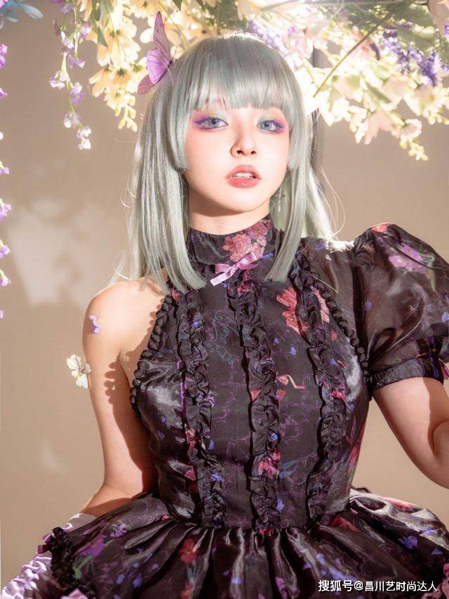 洛丽塔 有女人味还不庸俗！微胖女人这样穿“洛丽塔”，显瘦又显端庄