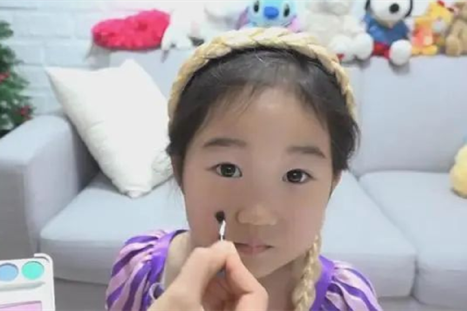才是真容貌焦虑的低龄化：因老师太漂亮女孩患抑郁症，妈妈才是真病因