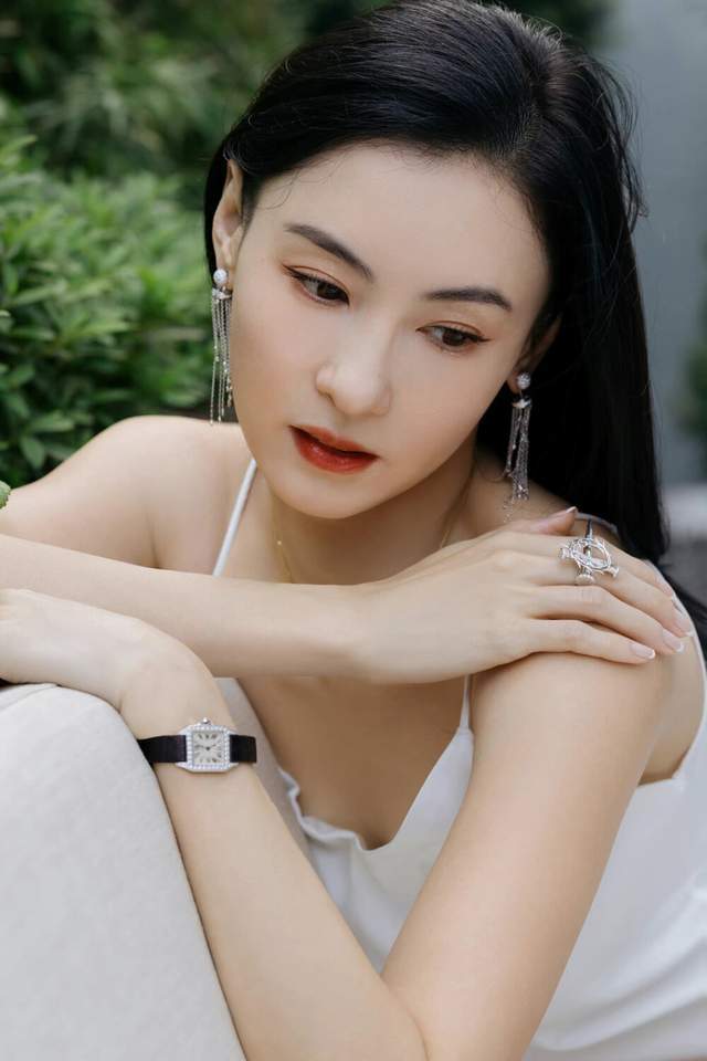 女神5位港风女神的今昔对比，个个都特别耐老，天然美女就是不一样