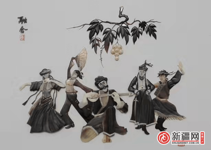 故事|用心灵触摸世界 用骨雕讲述故事——访新疆和静县非遗传承人根登加甫
