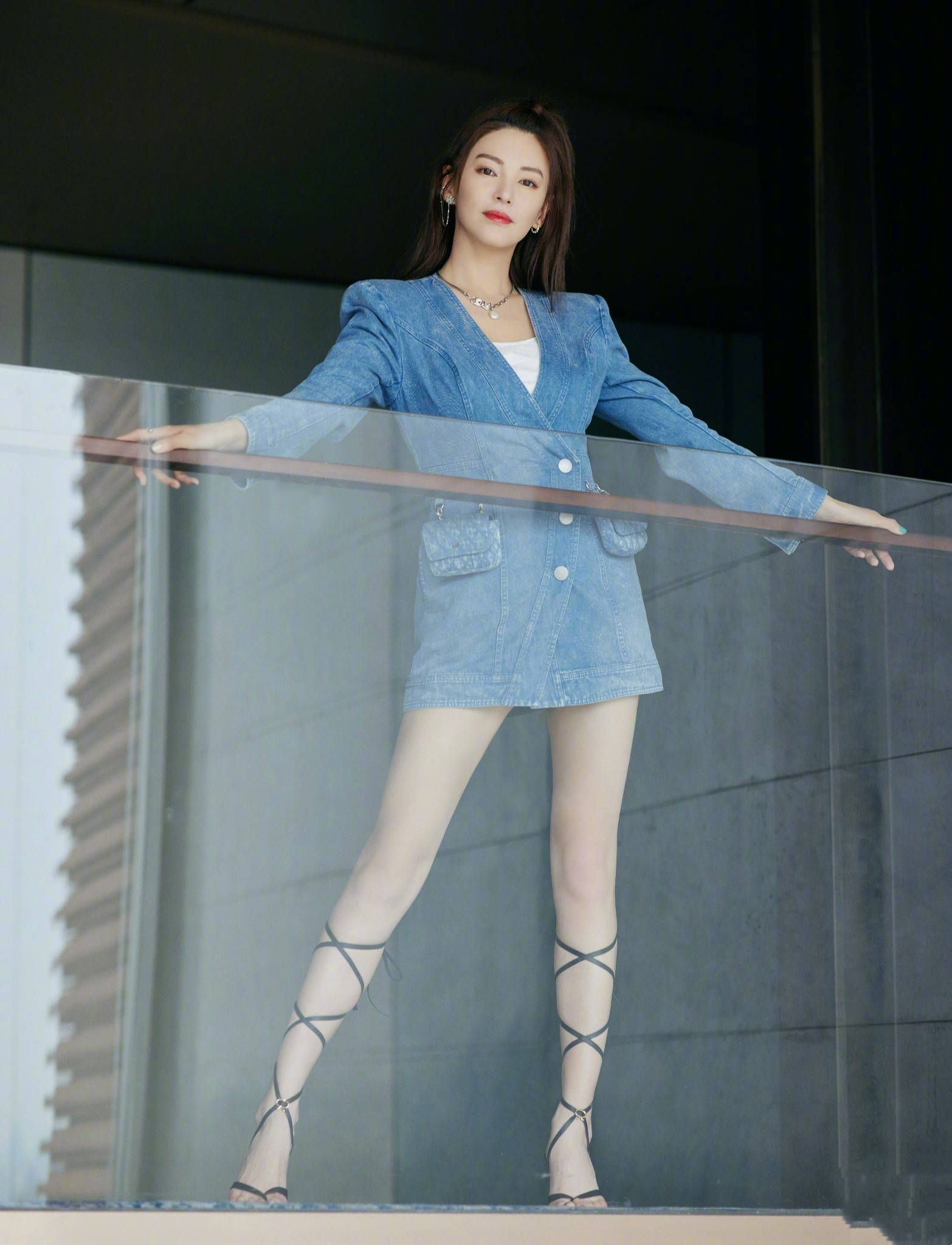 原创真不愧是人间尤物风格大变的张雨绮休闲装穿出霸道女总裁