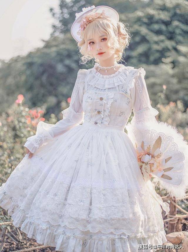 洛丽塔 基础百搭的洛丽塔碎花裙，怎么穿才美？这些实用技巧，值得收藏