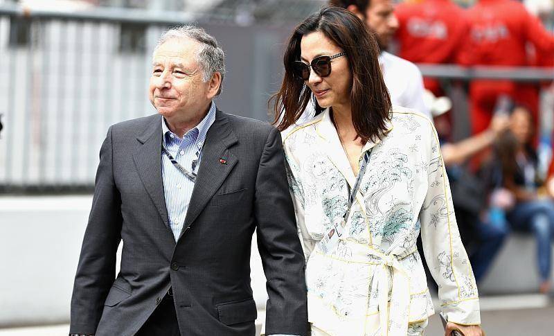 颜色 杨紫琼还是那么的美，看生图虽然有年纪感，但穿白西装挺帅的