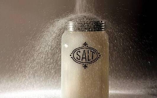 饮食|宝宝吃盐过早或过量会怎样？上幼儿园就看出来了，可别让孩子遭罪