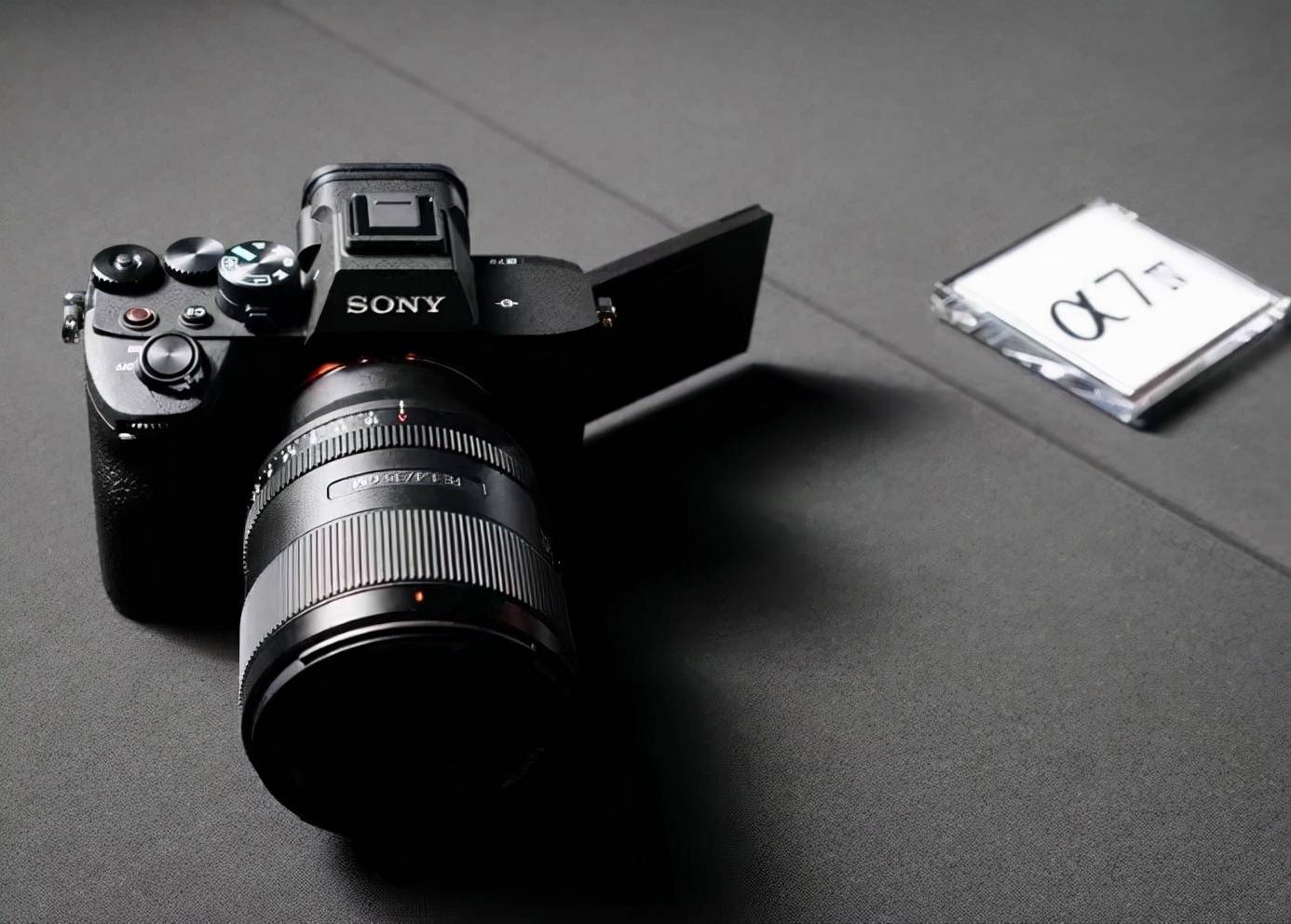 对焦+防抖重大升级！ 索尼A7M4照片、视频双升级