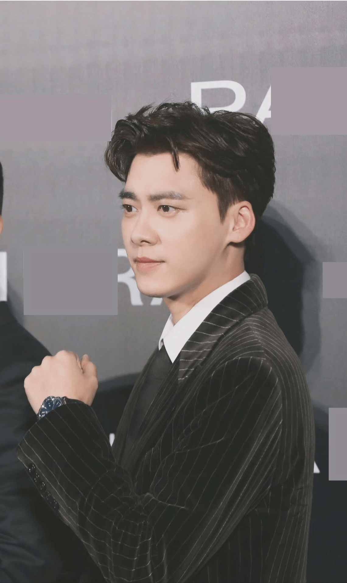 龚俊 李易峰、杨洋、王一博、王嘉尔、龚俊同穿黑西装，你最馋谁？