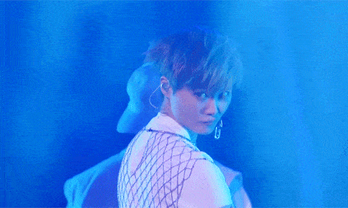 钱花 李宇春体重增加了多少？穿这么宽松的毛衣结实，这身材看着别扭！