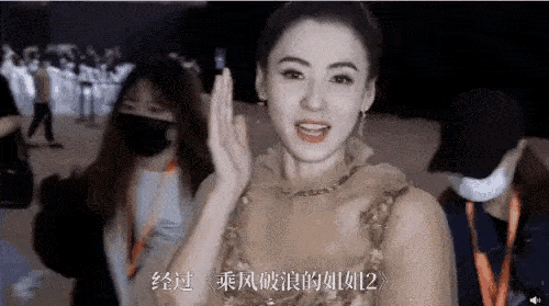 女神5位港风女神的今昔对比，个个都特别耐老，天然美女就是不一样
