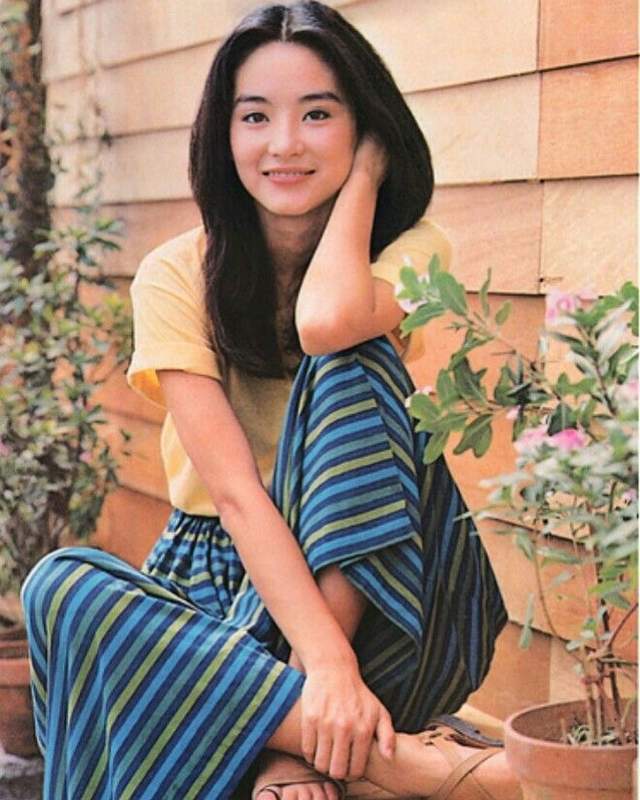 女神5位港风女神的今昔对比，个个都特别耐老，天然美女就是不一样