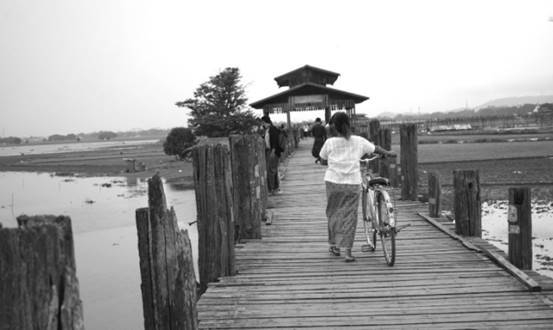 中国游客怒斥：为何缅甸一条普普通通的桥梁，都能成为网红景点？