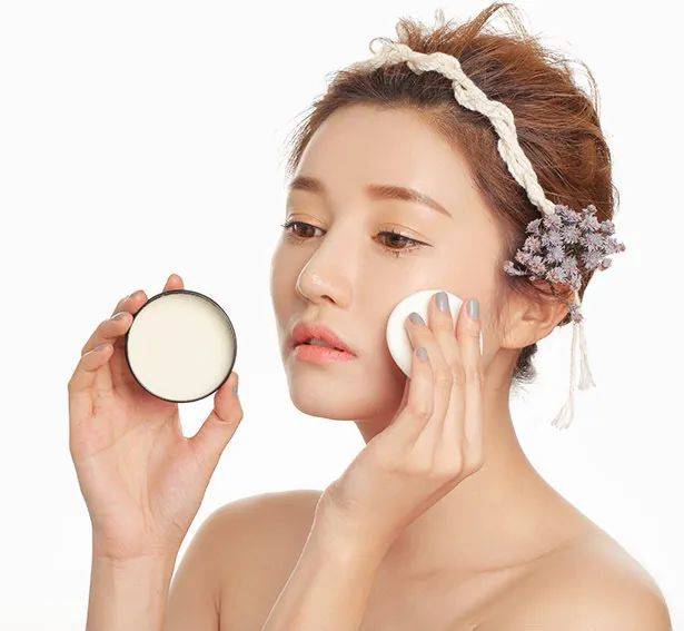 功效粉底搓泥不服贴？这几款妆前乳，必须备上
