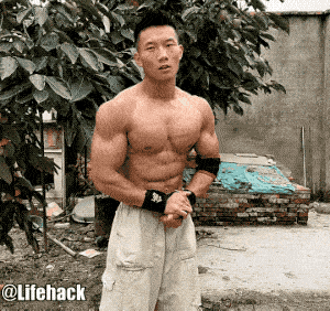 锻炼|农村小伙疯狂秀肌肉，身材碾压99%健身教练