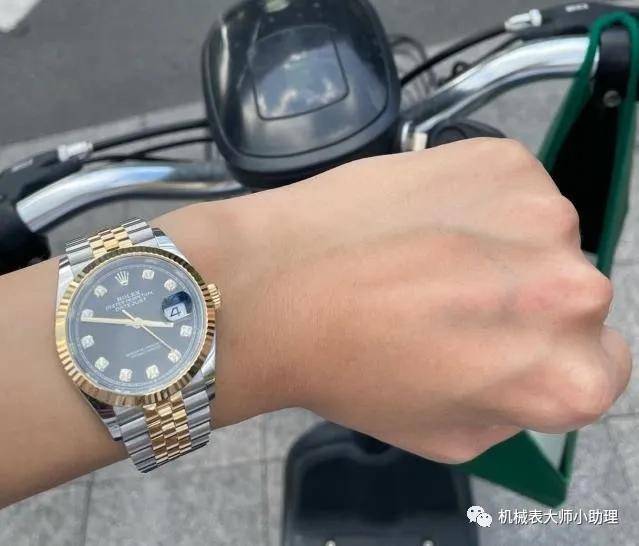 不同年龄段男士喜欢的手表款式中，谁才是颜值担当？