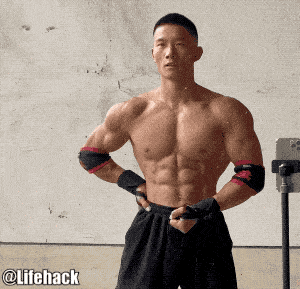 锻炼|农村小伙疯狂秀肌肉，身材碾压99%健身教练