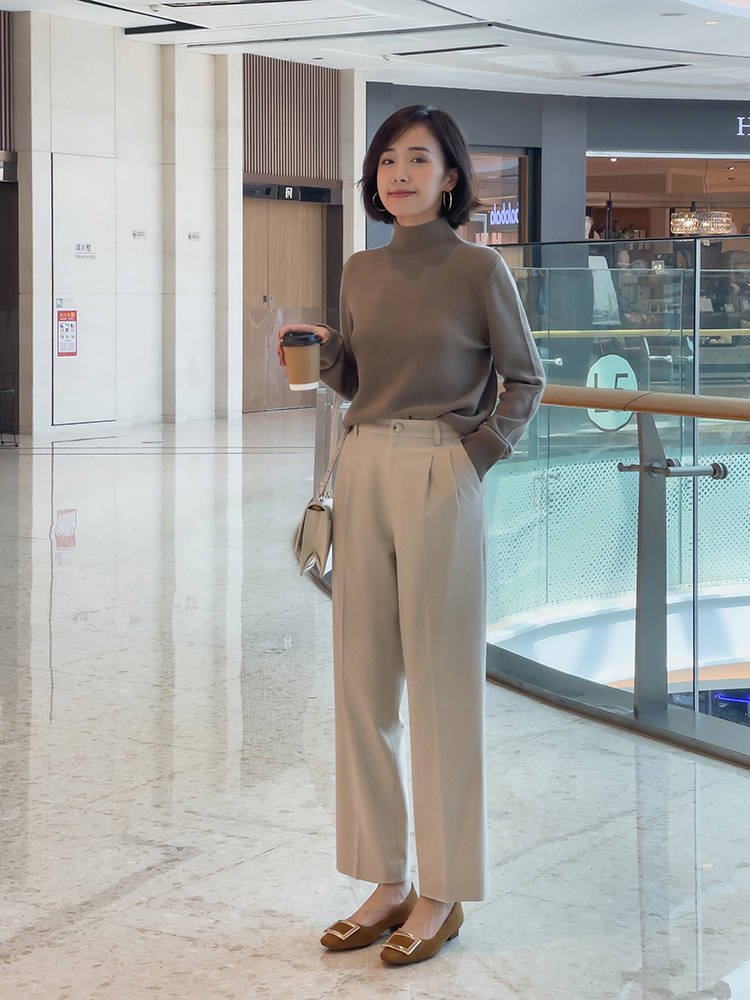 毛衣 30+的女人常备这几条裤子,搭配上针织开衫或者毛衣,百搭又高级