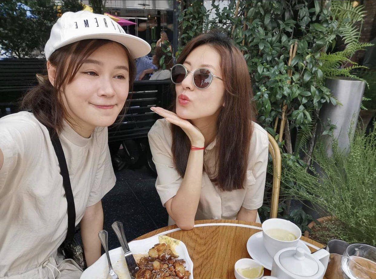 闺蜜情深tvb花旦黄翠如与唐诗咏互相深情表白网友大呼感动