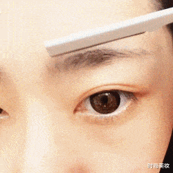 因为女明星素颜好真实，有些人几乎认不出？不画眉毛的刘嘉玲太憔悴