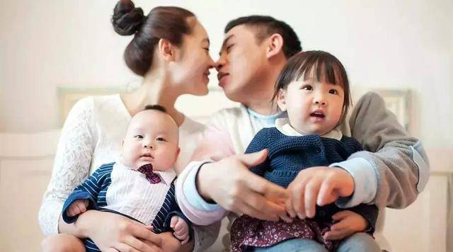 生活|生二胎是不是新的“穷病”？看二胎家庭的3个矛盾，一针见血