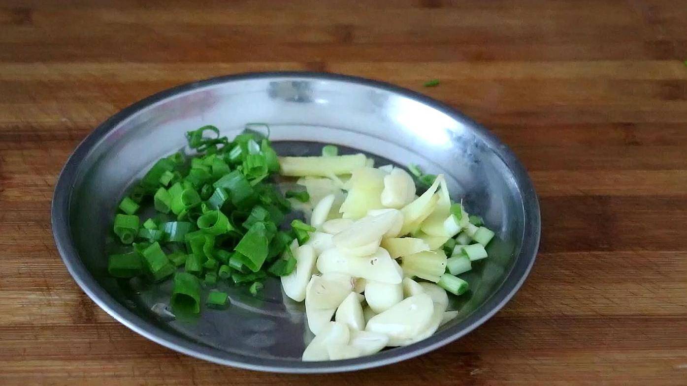 预备|教大家做这道荷包蛋豆腐煲,简单易学,营养丰富,赶快试试吧!