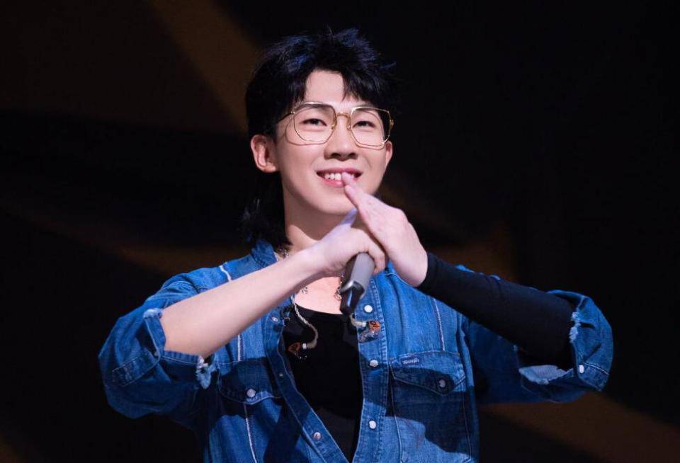 节目组|哥哥成团,1人借兄弟躺赢,1人靠兄弟逆袭,1人输在兄弟“多情”