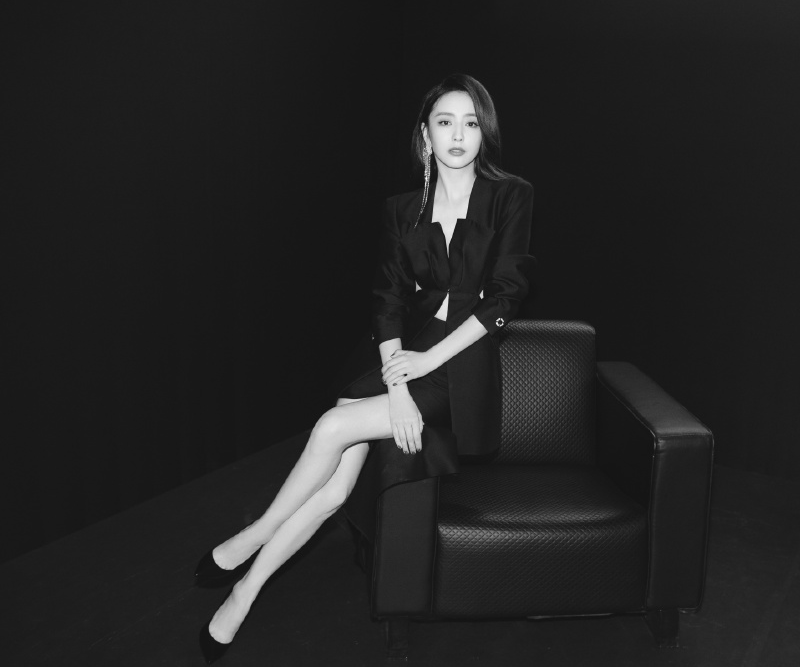 女神 38岁佟丽娅女团舞首秀，大改风格突破自我，谁能想到这是当妈的人