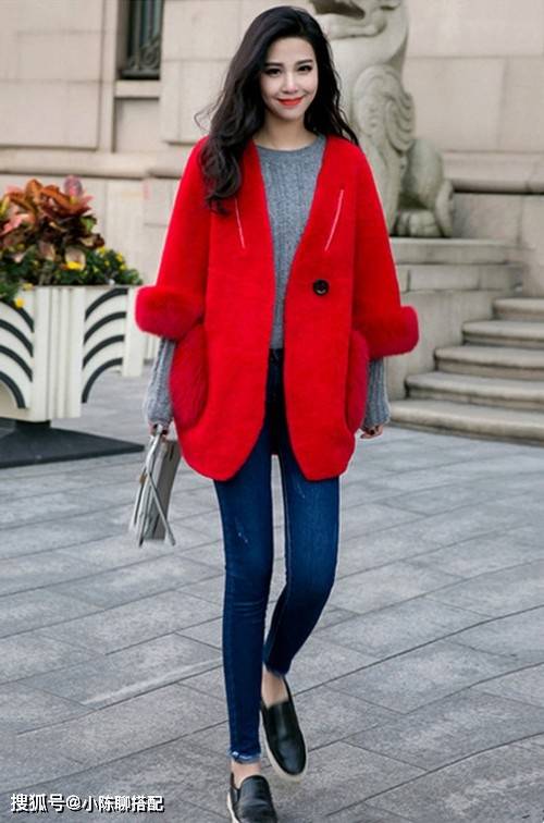 信仰 30岁的女人要怎么搭配信仰色中国红?有格调时尚还高贵