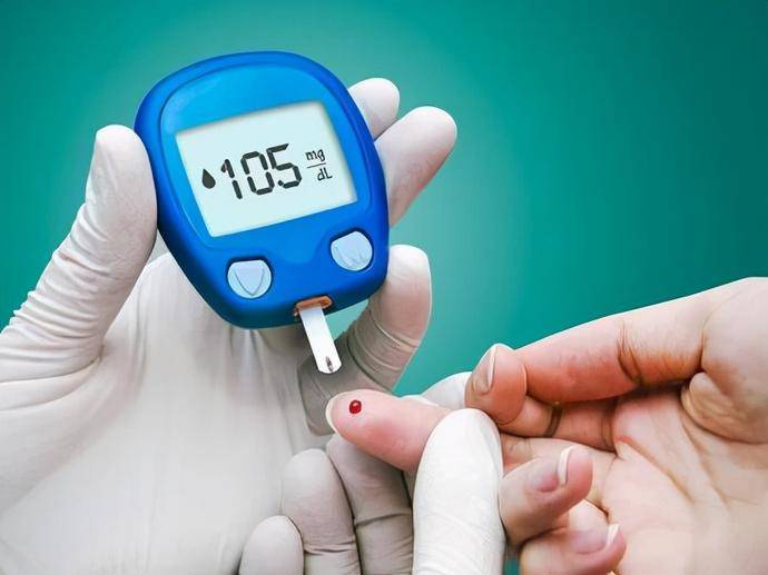 血液|身体2处“发痒”,或说明“血糖”已经超标,不要认为是皮肤病