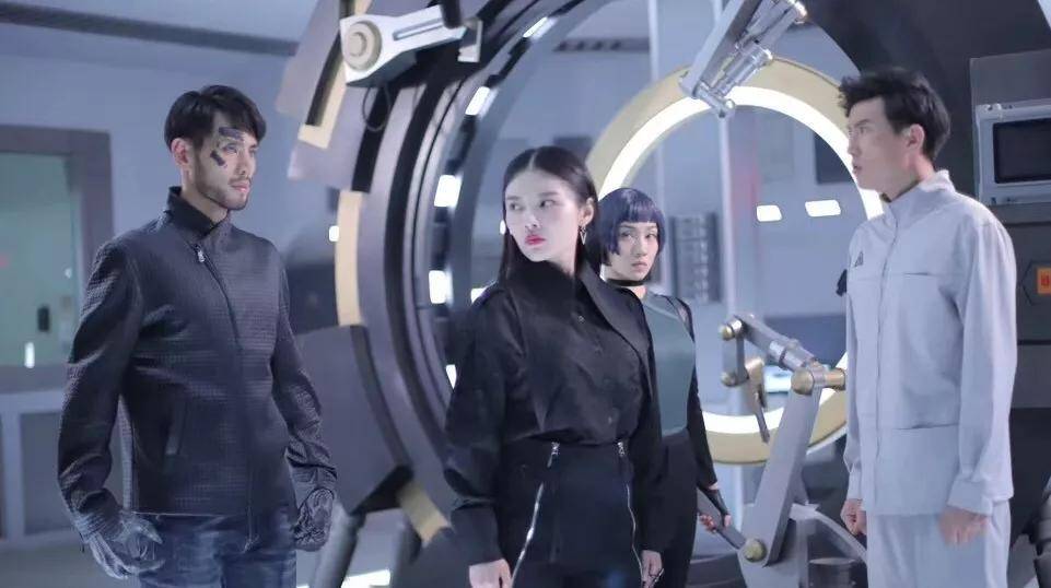 徐冬冬|一年内奉上10部烂片，烂片女王新片一出又毁经典！