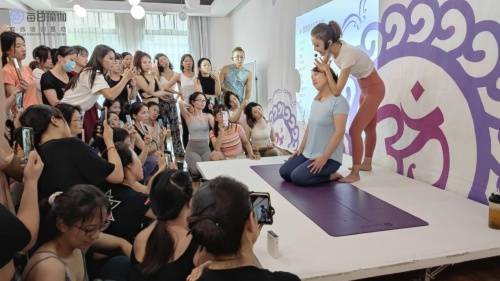 每日瑜伽创始人兼CEO李祖鹏：将用户放在第一位始泛亚电竞终坚守瑜伽的创新研究(图4)