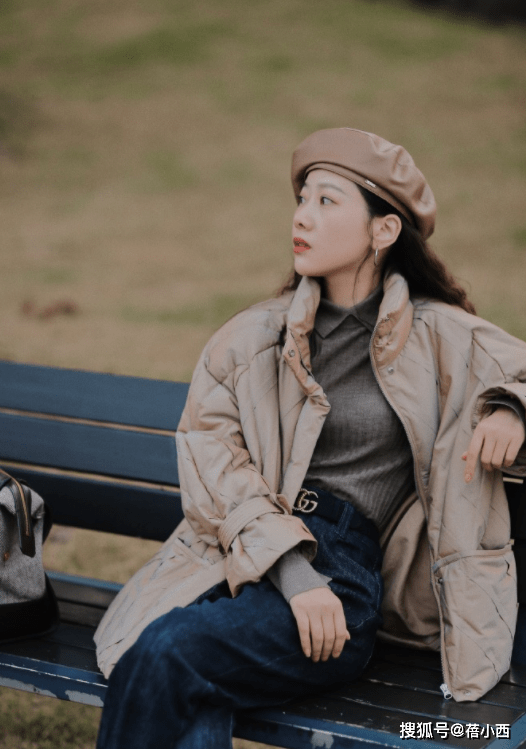 显得 今年流行这4种“羽绒服”，搭配牛仔裤、半身裙时髦又洋气