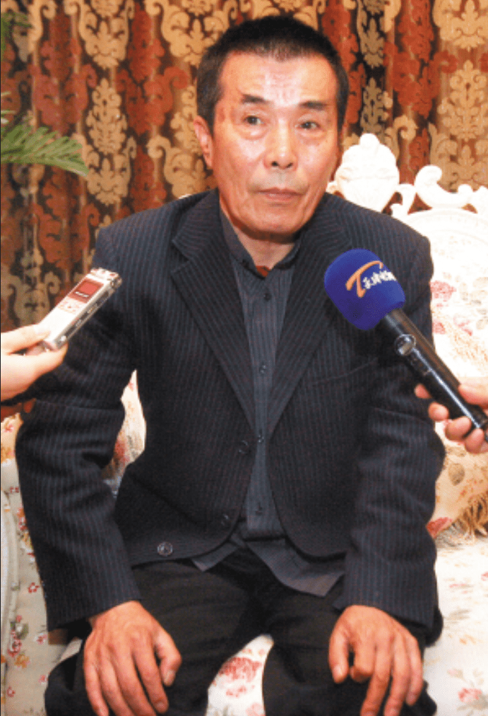 何庆魁,57岁丧子,58岁失去爱人,68岁丧妻,76岁老到让人认不出