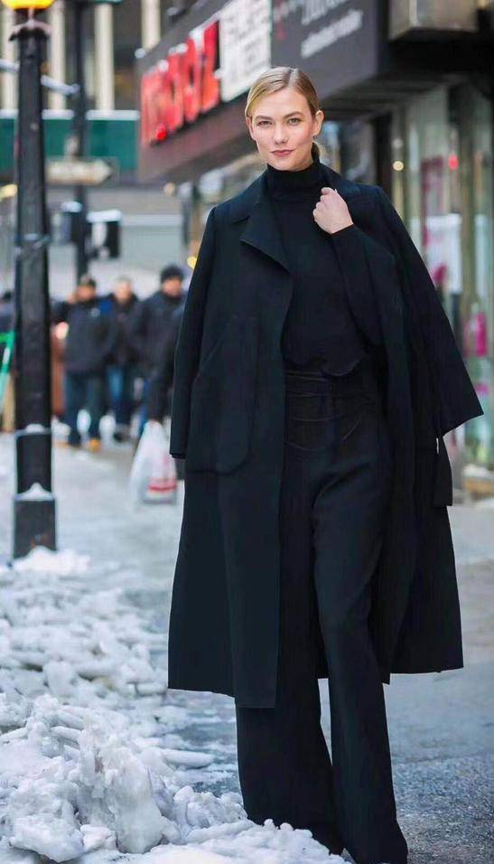 毛衣 今年想要时髦有范，穿出精致的脸庞，不妨选择烟管领毛衣