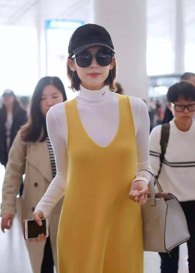 毛衣 今年想要时髦有范，穿出精致的脸庞，不妨选择烟管领毛衣