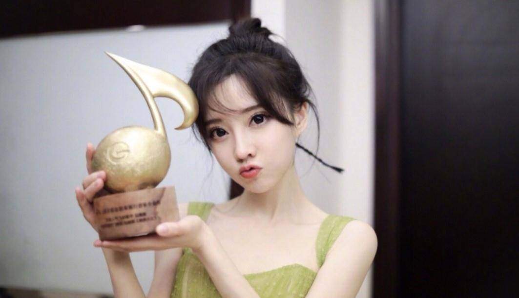 梦想|又一“中华小曲库”诞生了!实力与颜值并存的冯提莫,当之无愧!