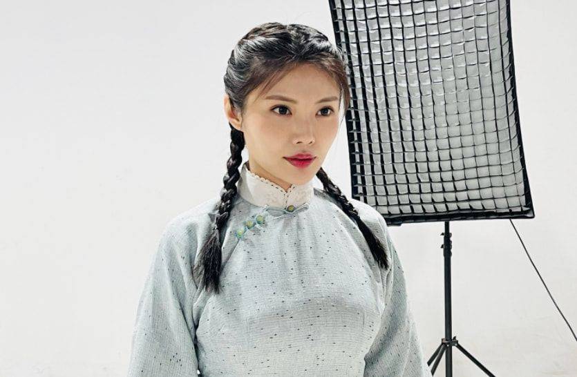 大嫂|“大嫂”强势归来，徐冬冬新片梳起精致的大背头，大街上谁都不爱