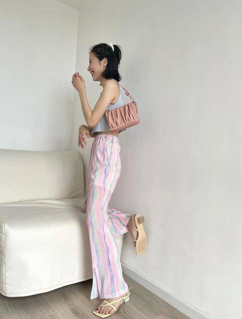 套装 穿好粉色让你一秒减龄,热巴虞书欣爱不释手,美到立刻重回18岁了