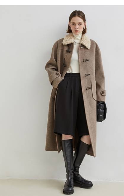 羊羔 穿对外套,寒冬也能摇曳生姿