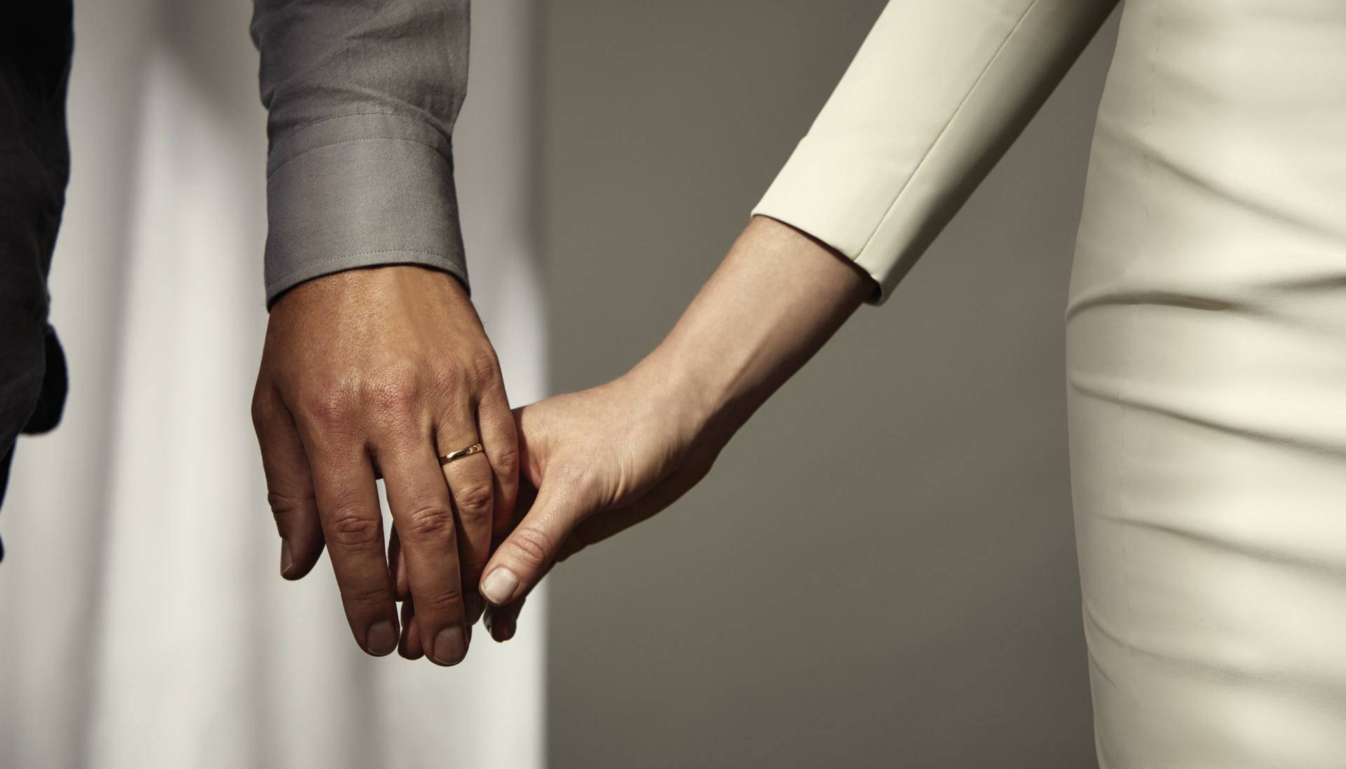 戴比尔斯珠宝
点亮金秋婚礼季
