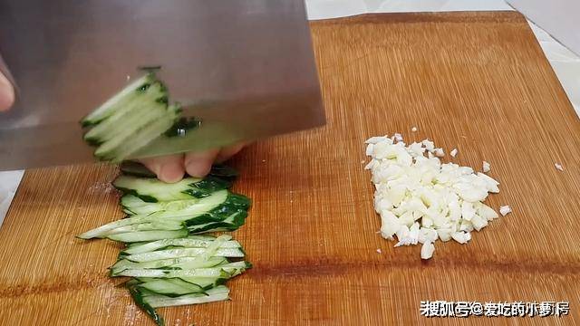 做法|适合夏天吃的早餐,清爽解暑,爽辣开胃,一次两碗不够吃,真香