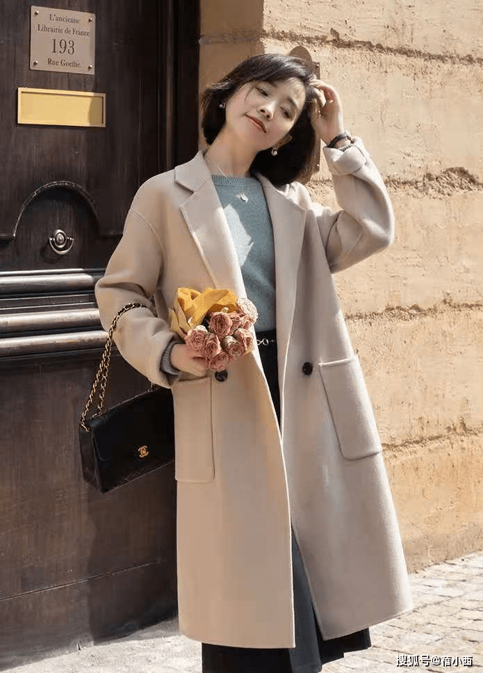 小姑娘 人人都有的呢子大衣，怎样穿搭才“出彩”？这2个要点很关键