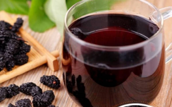 功效|每天一杯桑葚酒到底有什么好处？容易受忽视，看完或许就明白了