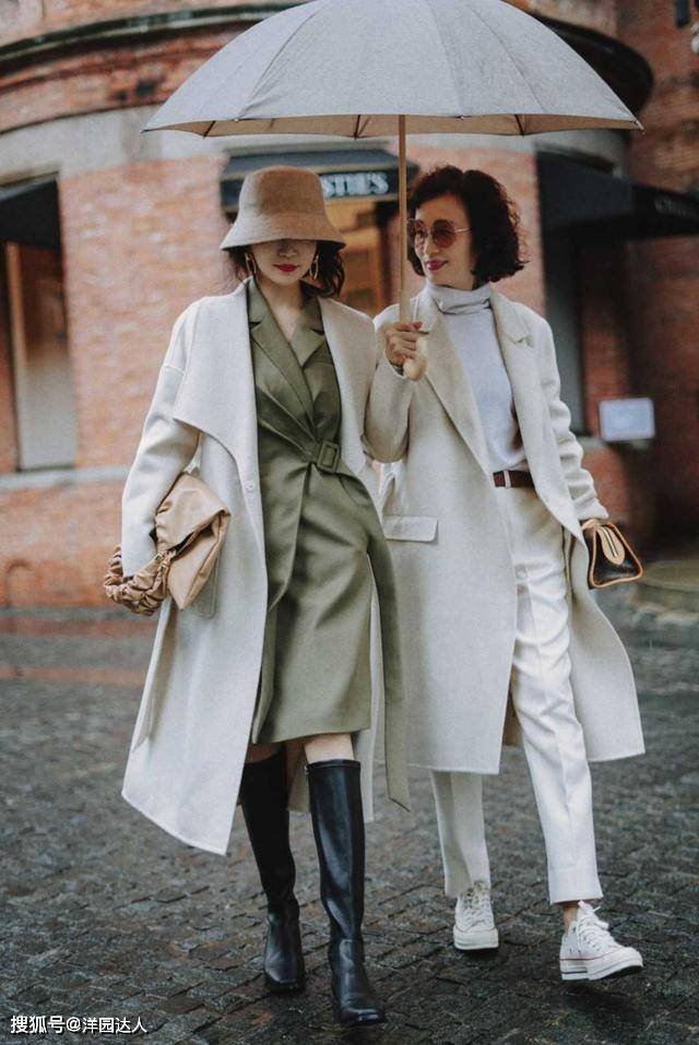 圆头 长靴尽量别配短裤了，太俗气！瞧明星博主长靴+长裙，洋气又时髦